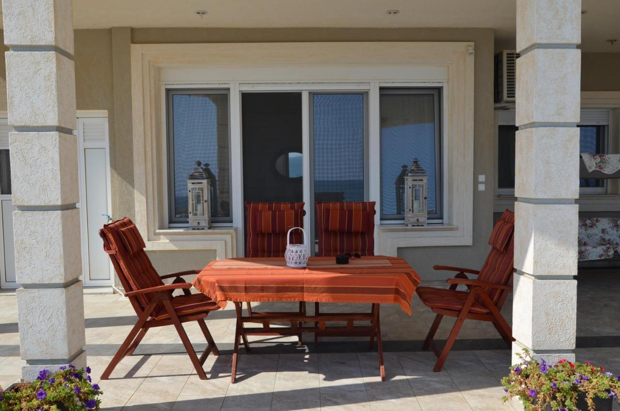 Villa Dimitri - Seaview Apartment อเล็กซานโดรโพลิส ภายนอก รูปภาพ