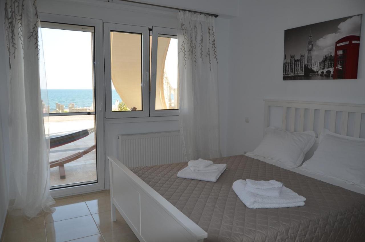Villa Dimitri - Seaview Apartment อเล็กซานโดรโพลิส ภายนอก รูปภาพ