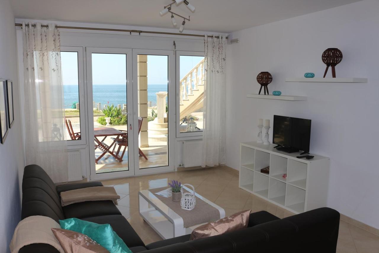Villa Dimitri - Seaview Apartment อเล็กซานโดรโพลิส ภายนอก รูปภาพ